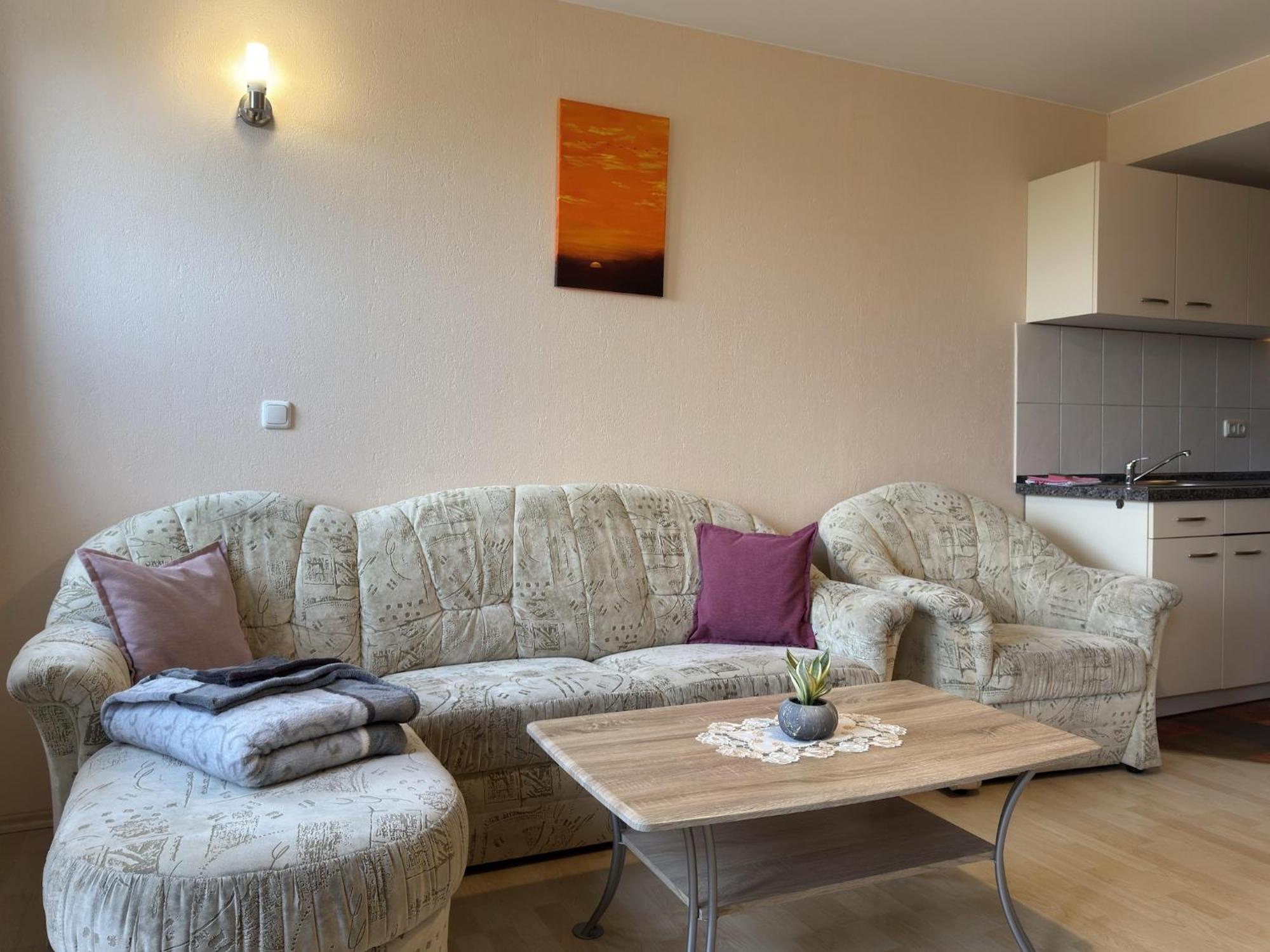 Pretty Apartment In Wiek With Garden Wiek auf Ruegen Luaran gambar